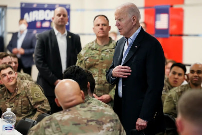 “Estamos en medio de una lucha entre democracias y oligarcas”: Joe Biden