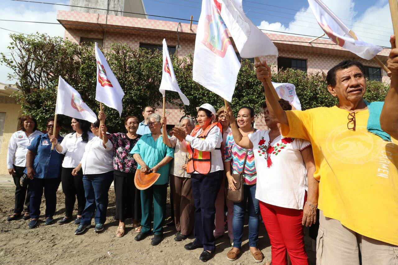 Dan inicio en el Golfo y colonia del Bosque obras de pavimentación