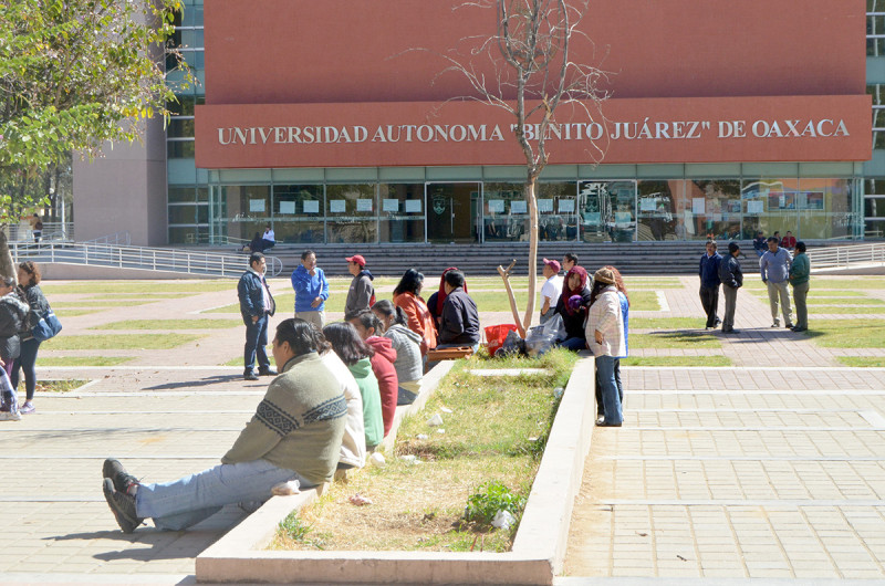 Reportan herido tras disparos en Facultad de Medicina de la UABJO