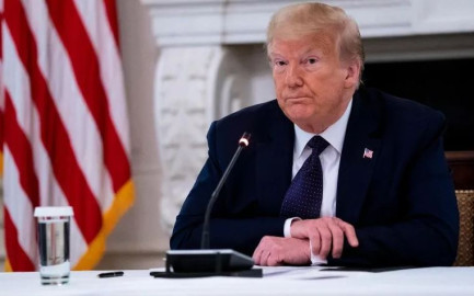 Califica Trump de “montaje” caía de un manifestante en protesta