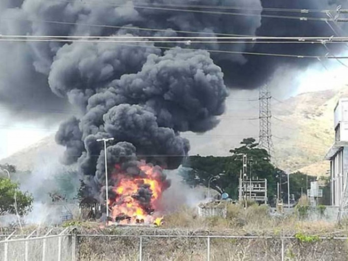 Incendio consume planta eléctrica en Venezuela