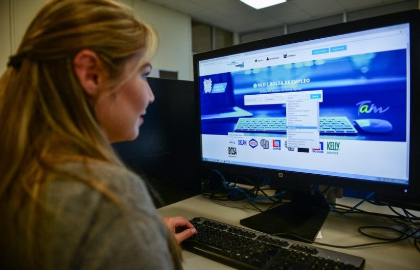 Exhorta a consultar página internet de Bolsa de Trabajo