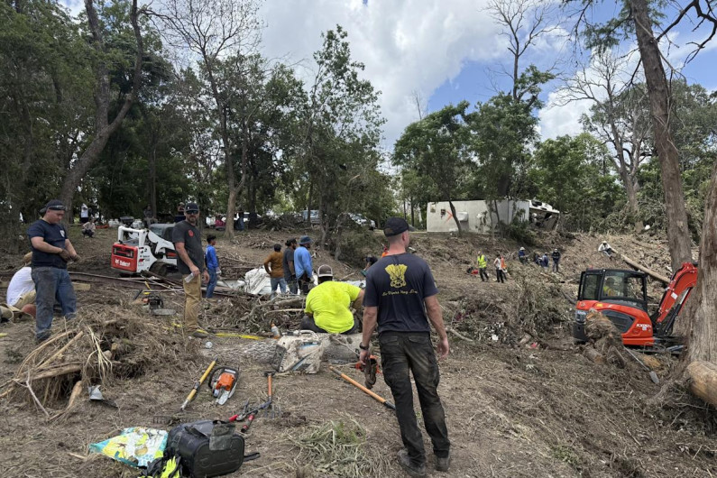 Aumenta a 120 el número de fallecidos por inundaciones en Texas
