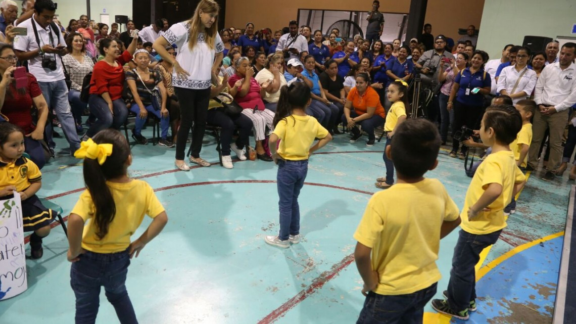 Jarachina Sur recibe apoyo de la alcaldesa Maki Ortiz