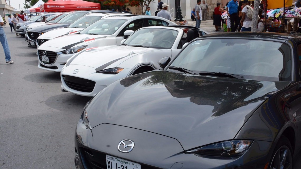 Familias disfrutan de Expo Car Fest 2017