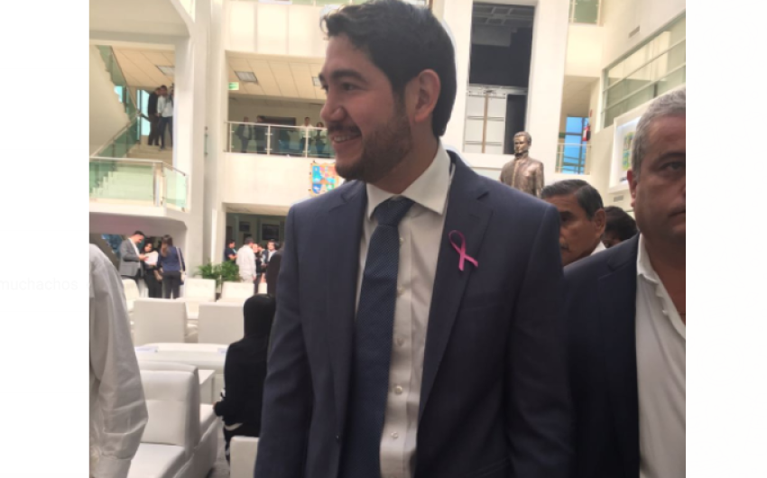 Suspensión de clases mediante protocolo: Héctor Escobar