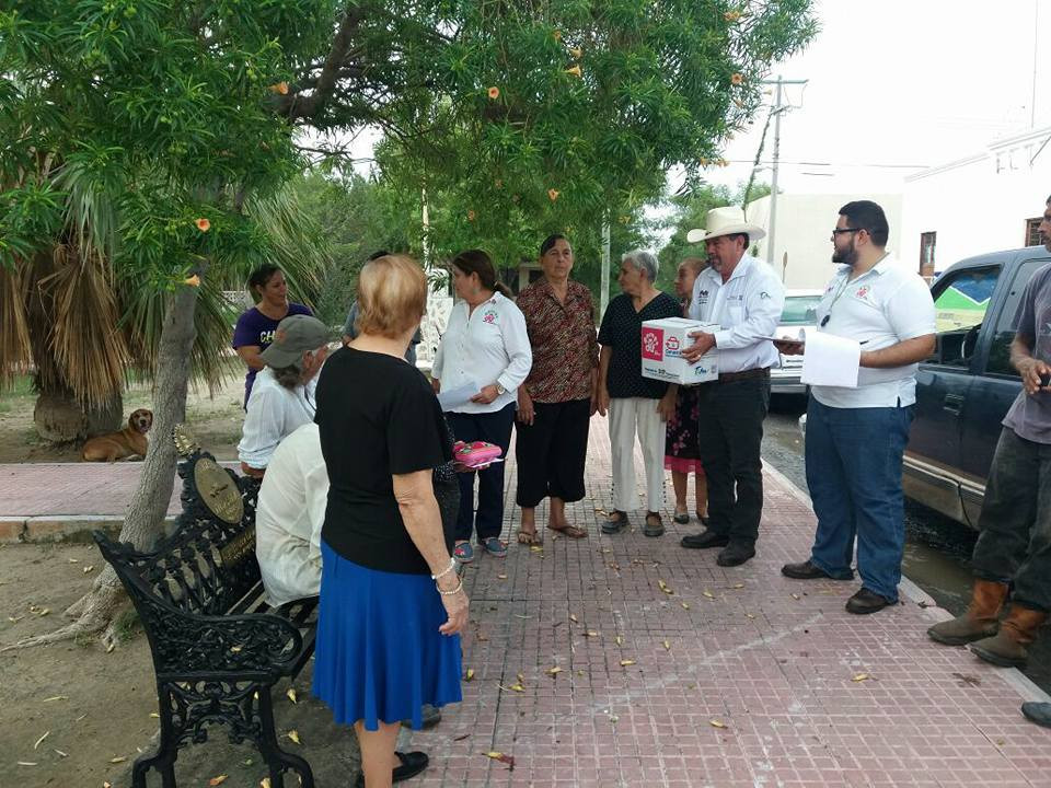 Entrega DIF apoyos a familias de comunidades rurales 