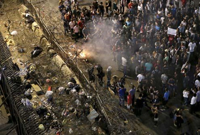 Se enfrentan manifestantes y policía en Beirut