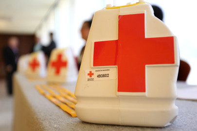 Gobernador exhorta a realizar donaciones a la Cruz Roja