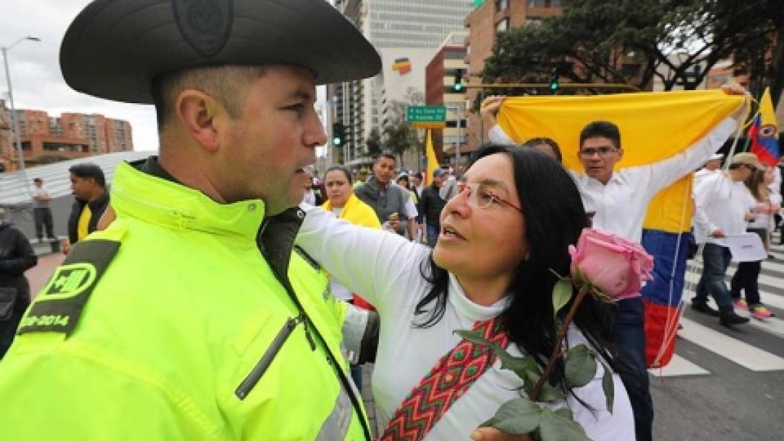 Marchan por la paz en Colombia