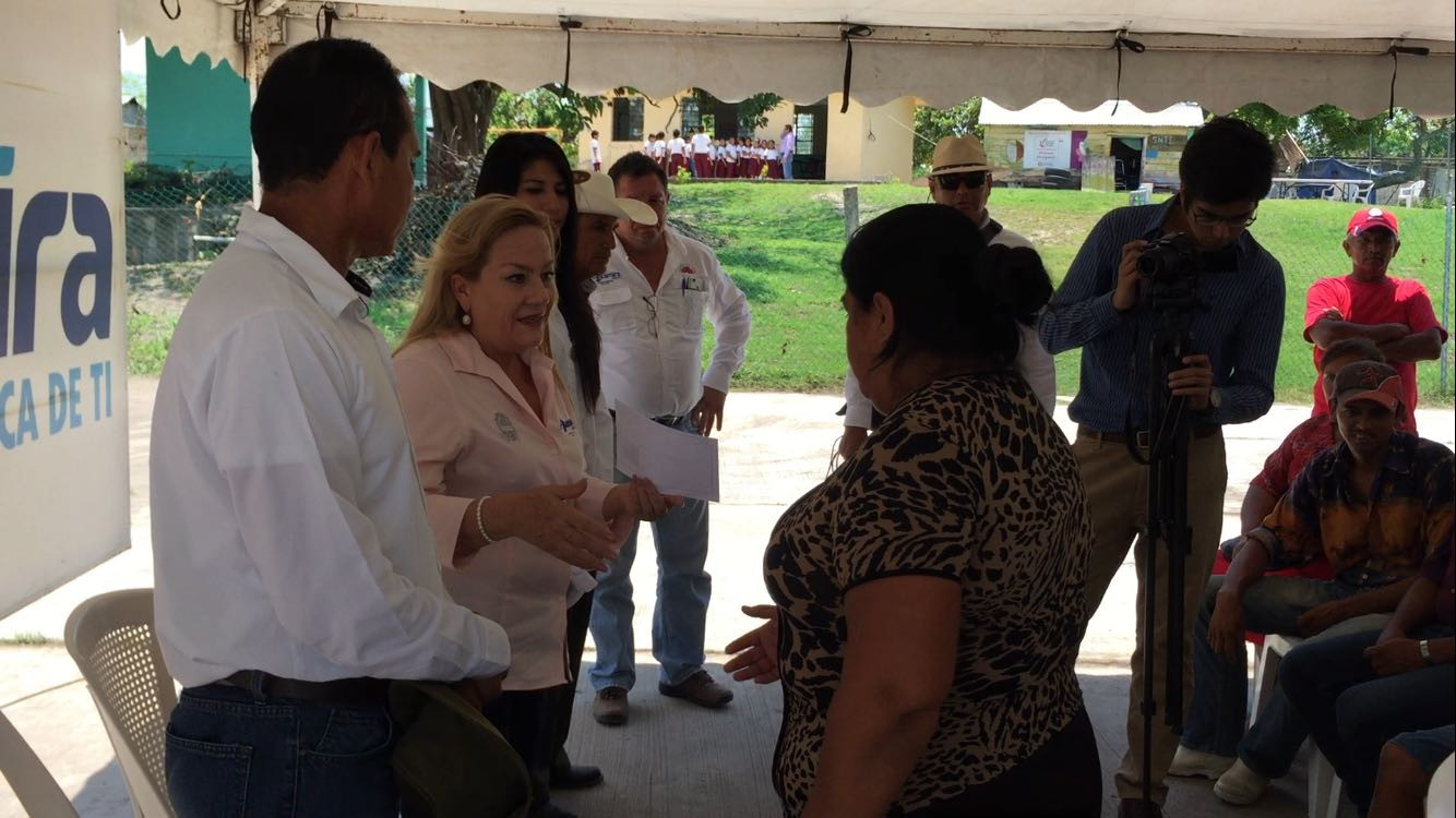 Llevan beneficios a afectados por tromba en Altamira