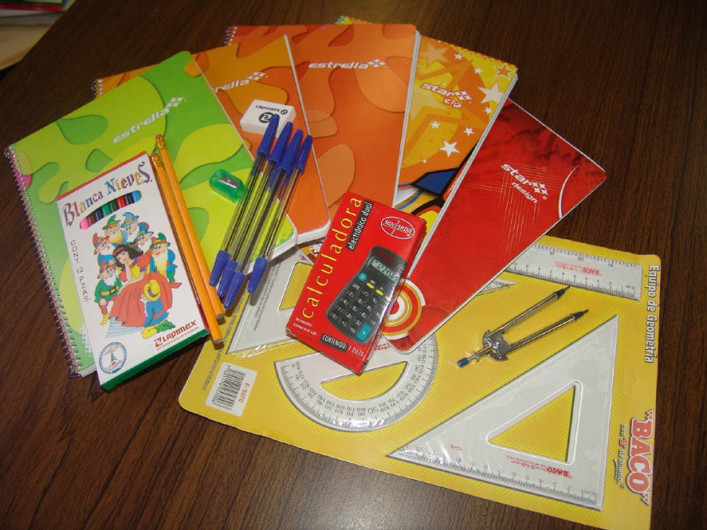 Entregan en Altamira útiles escolares