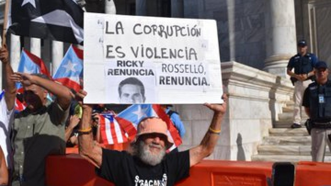 Así se está viviendo la protesta en Puerto Rico encabezada por Bad Bunny y Residente