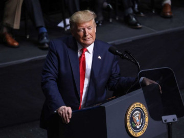 Trump pide menos fondos para muro fronterizo