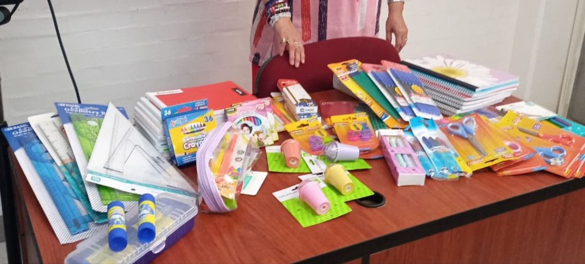 Invita UAT a colecta de útiles 