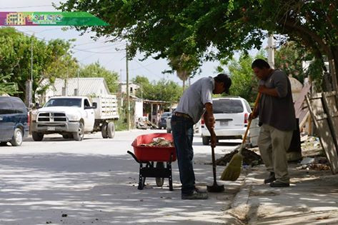 Realizan trabajos de limpieza en colonia Manuel Cavazos Lerma