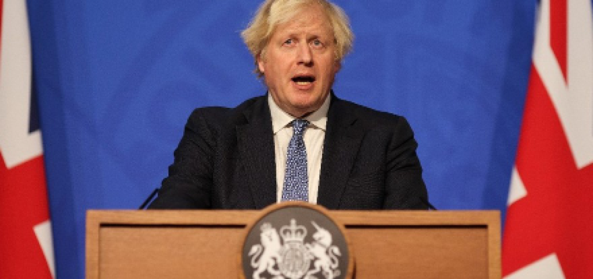 Genera polémica Boris Johnson tras declaraciones sobre personas trans en el deporte 