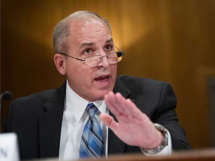 Nombra Donald Trump nuevo jefe del ICE