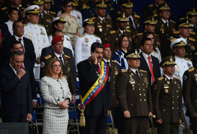Nicolás Maduro es evacuado ante atentado; confirman sale ileso