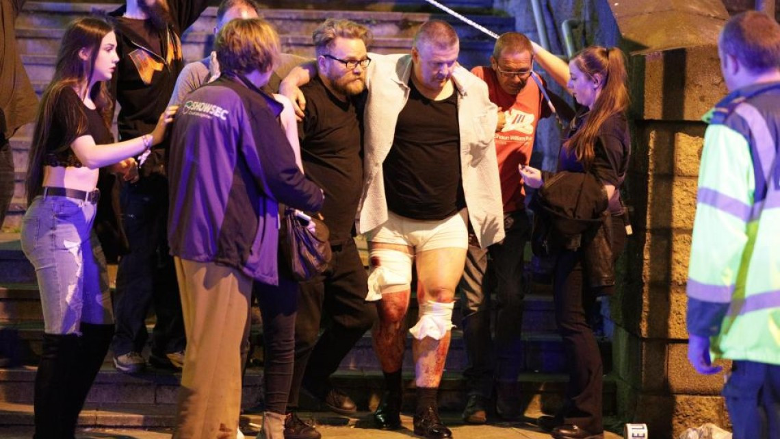 Al menos 20 muertos por explosión en concierto de Ariana Grande