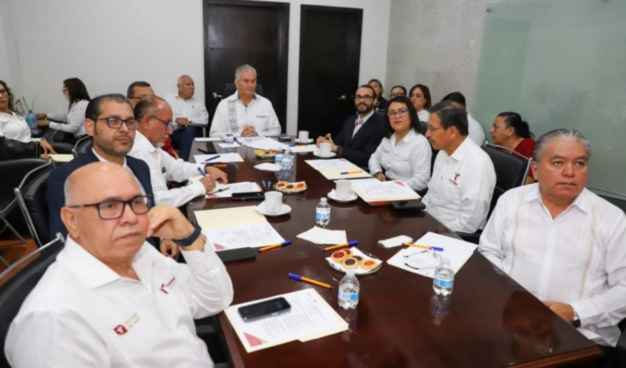 Presenta secretario de Salud estrategia de prevención para salud mental