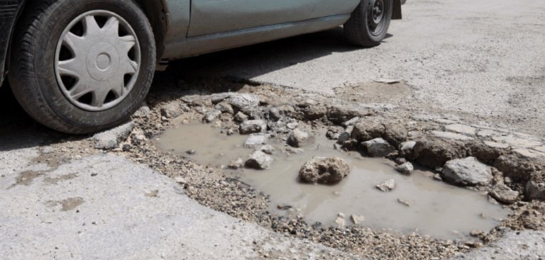 Pagará ayuntamiento de Victoria daños a vehículos causados por baches