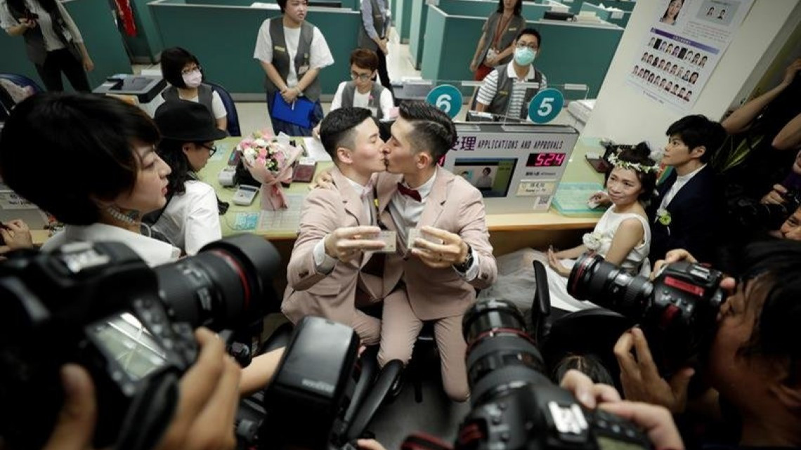 Taiwán celebra las primeras bodas entre parejas del mismo sexo