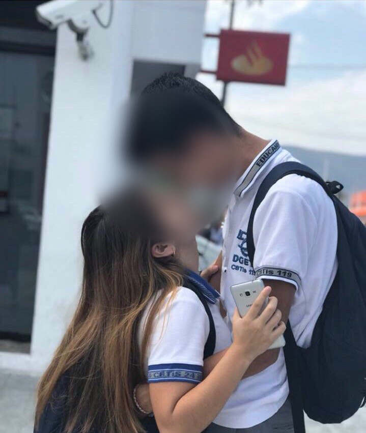 Estudiante causa pánico en el CBTIS 24 al amenazar con una arma a su ex novia  