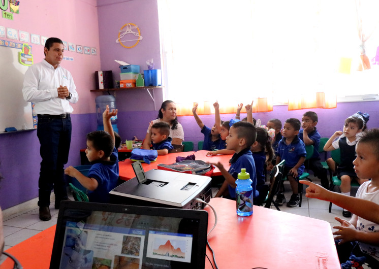 Plática de educación ambiental a niños y niñas imparte gobierno del estado