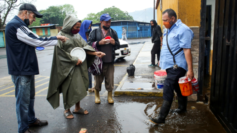 Cristóbal toca tierra en Ciudad del Carmen y se debilitará gradualmente