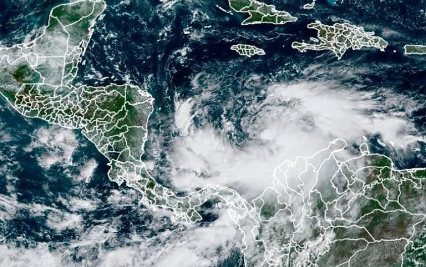 "Iota" se convierte en huracán y amenaza en convertirse en categoría 4 