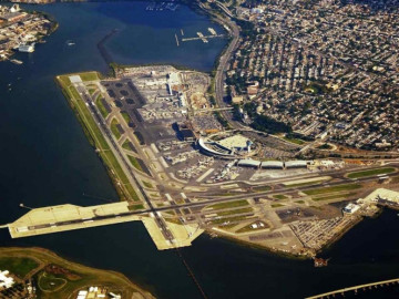 Hallan feto dentro de un avión en Nueva York