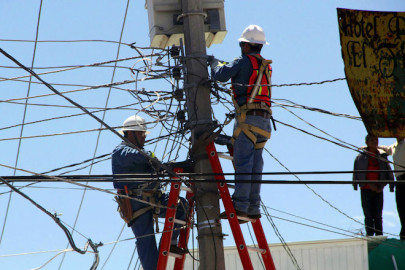 Exhortan a usar sólo aparatos electrónicos indispensables