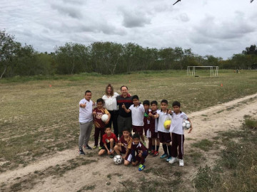 Invaden mecánicos y ambulantes áreas verdes en Matamoros 
