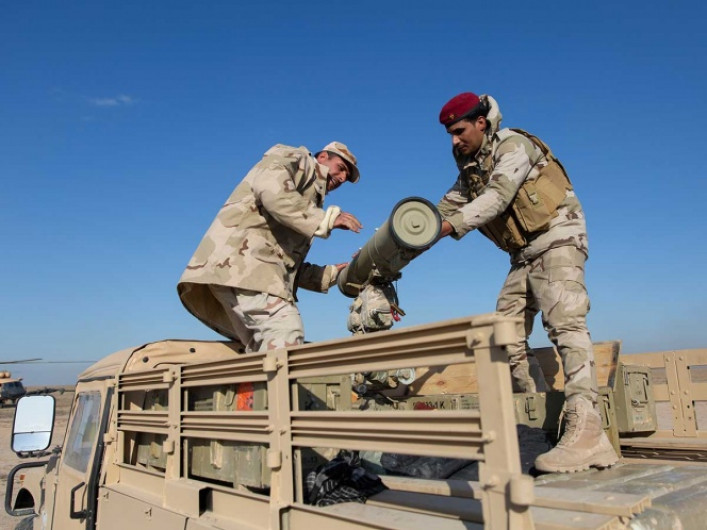 Base militar en Irak es impactada por misiles