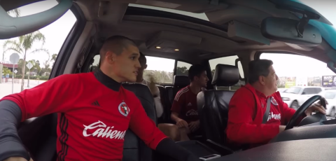 El divertido Carpool Karaoke de “El Piojo” Herrera y "Xolos"