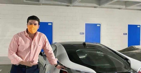 Samuel García vende su BMW para ayudar a niños con cáncer