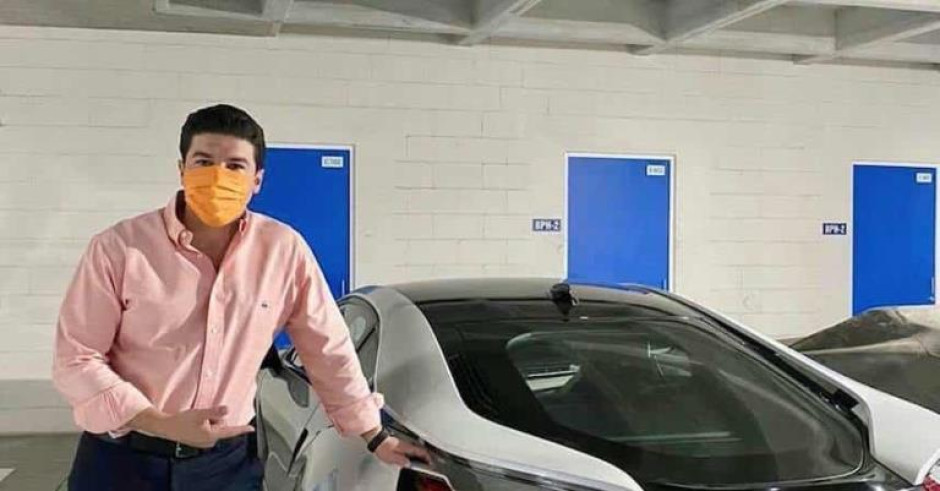 Samuel García vende su BMW para ayudar a niños con cáncer