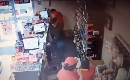 Asalto en Oxxo se hace viral