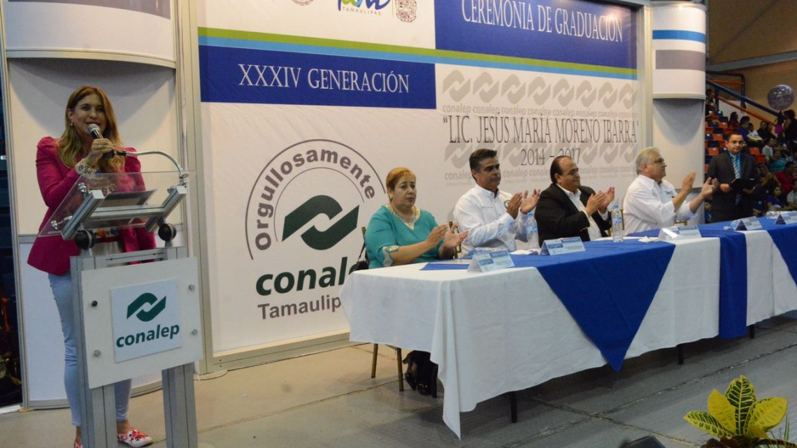 Asiste Maki a graduación de la XXXIV Generación del Conalep