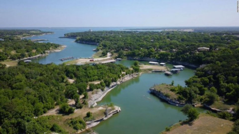 Niña de 10 años de Texas contrae ameba come cerebros mientras nadaba en un lago