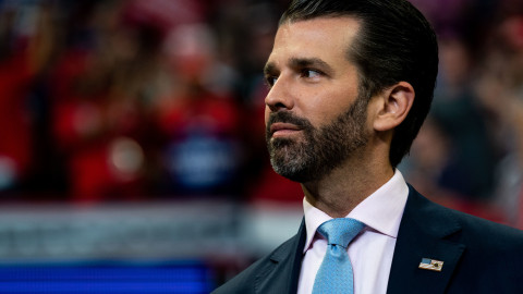 Trump Jr. desata críticas por matar oveja en peligro de extinción
