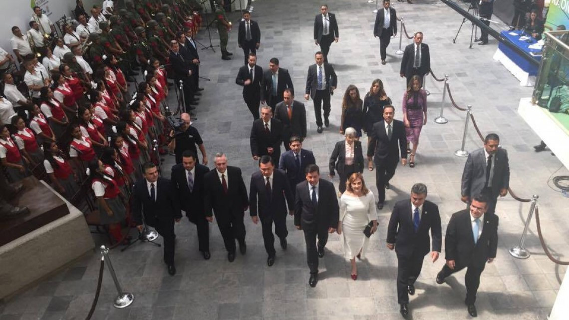 Asiste alcaldesa a informe del Gobernador