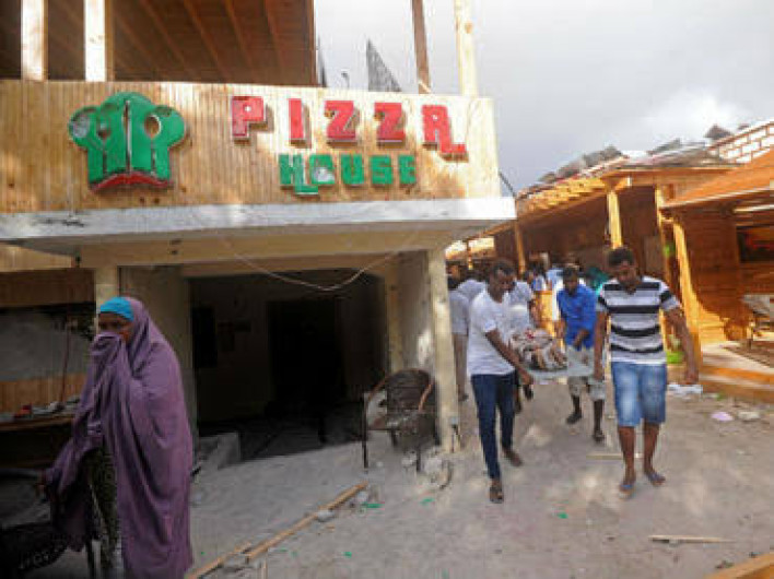 Toma de rehenes en Somalía deja 18 muertos