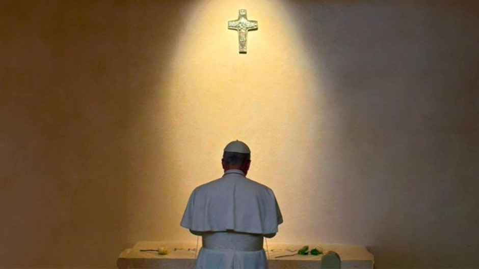 El papa León XIV visita la tumba de Francisco en la Basílica Santa María la Mayor