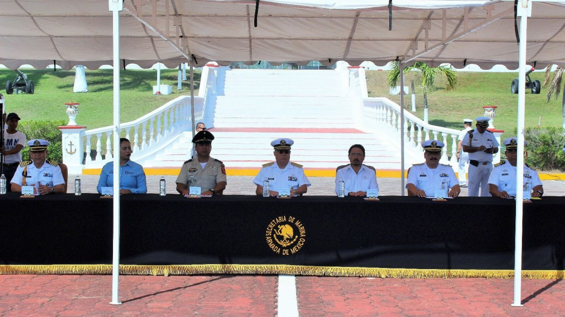 La Semar toma protesta de bandera a conscriptos del SMN Clase 1998