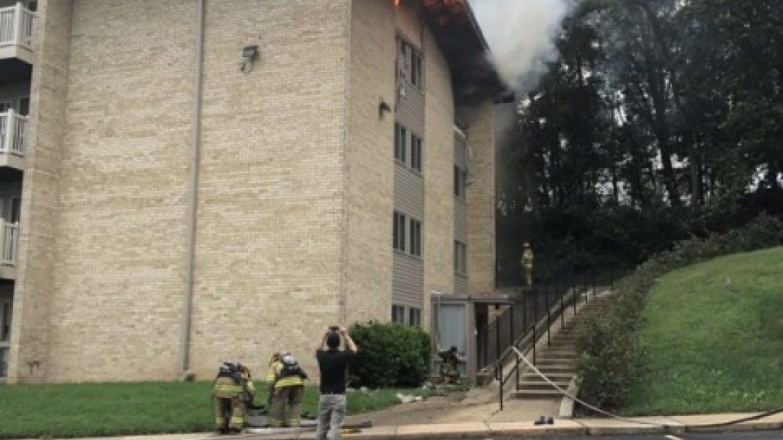 Por discusión con su novio, provoca incendio