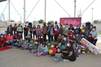Disfrutan folclor y cuentos fantásticos en la colonia 'Constitucional'