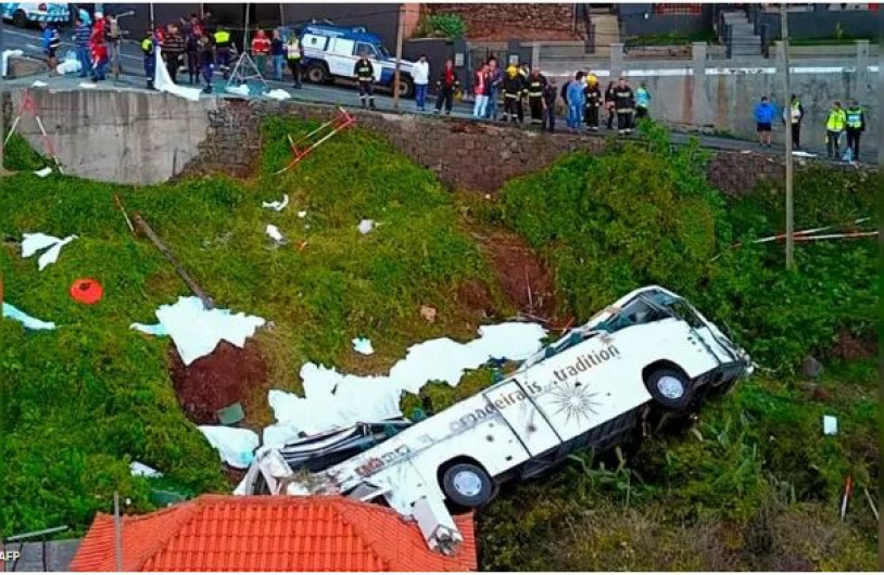  Accidente de autobús en Portugal deja 28 muertos