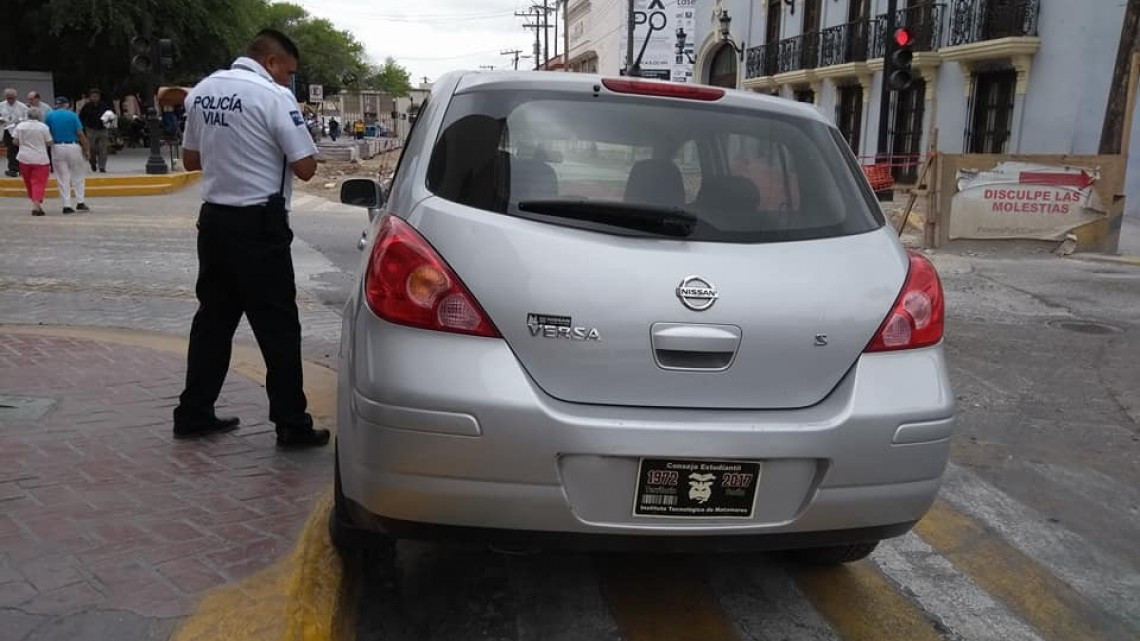 Aparece #LadyBanquetas en Matamoros